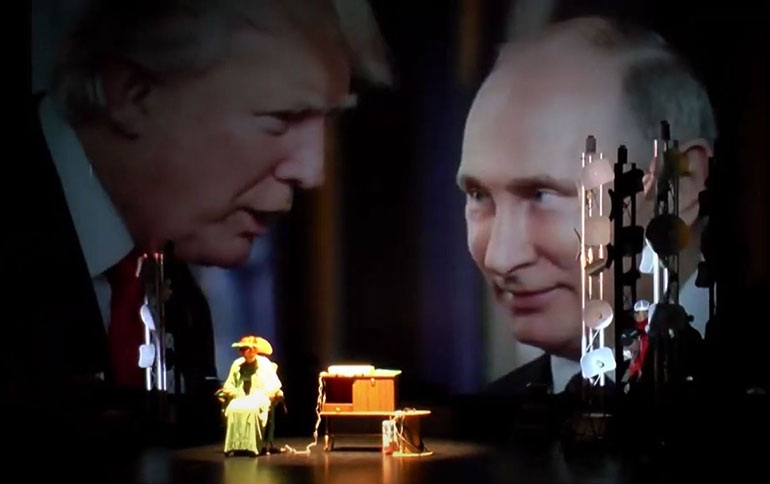 Trump y Putin con MIss Liberty en Shock de Komo en el teatro LIceo
