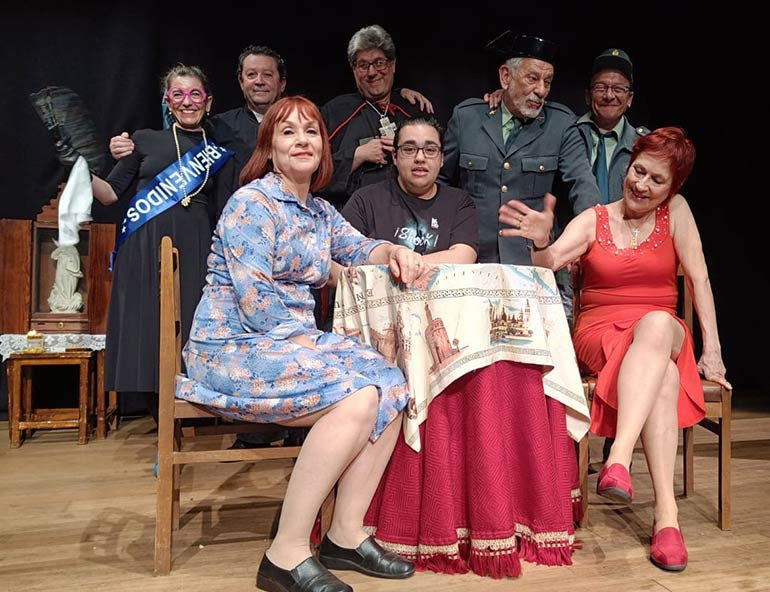 actores y técnica de Komo Teatro en la Biblioteca Torrente Ballester